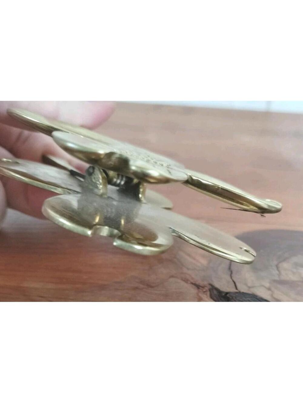 Vintage Virginia Metalcrafters Brass Dogwood Flower Paperweight Clip VMC 7-6 MCM - Picture 2 of 9